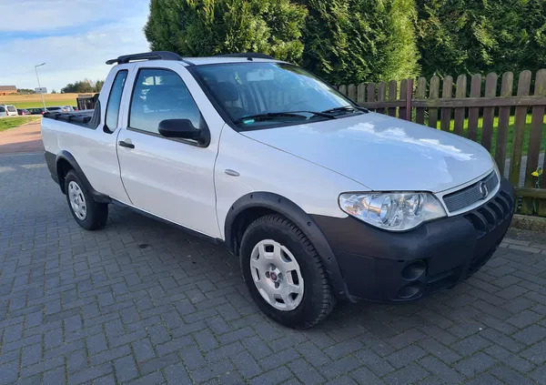 samochody osobowe Fiat Strada cena 18500 przebieg: 140080, rok produkcji 2008 z Suchedniów